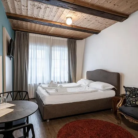 Cooper L Goethe Μπολζάνο