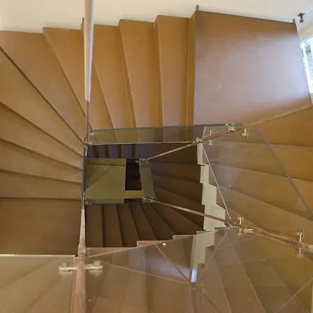 Πανσιόν Cooper L Goethe