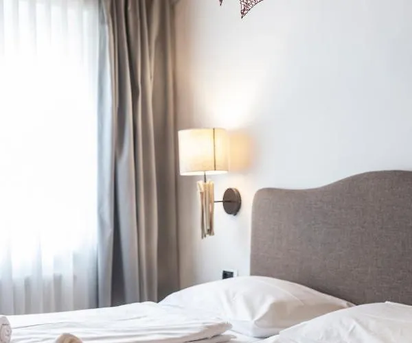 Cooper L Goethe 3* بولزانو